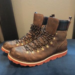 Men’s 11.5 Cole Haan, Nike Air, Lace-up Boot